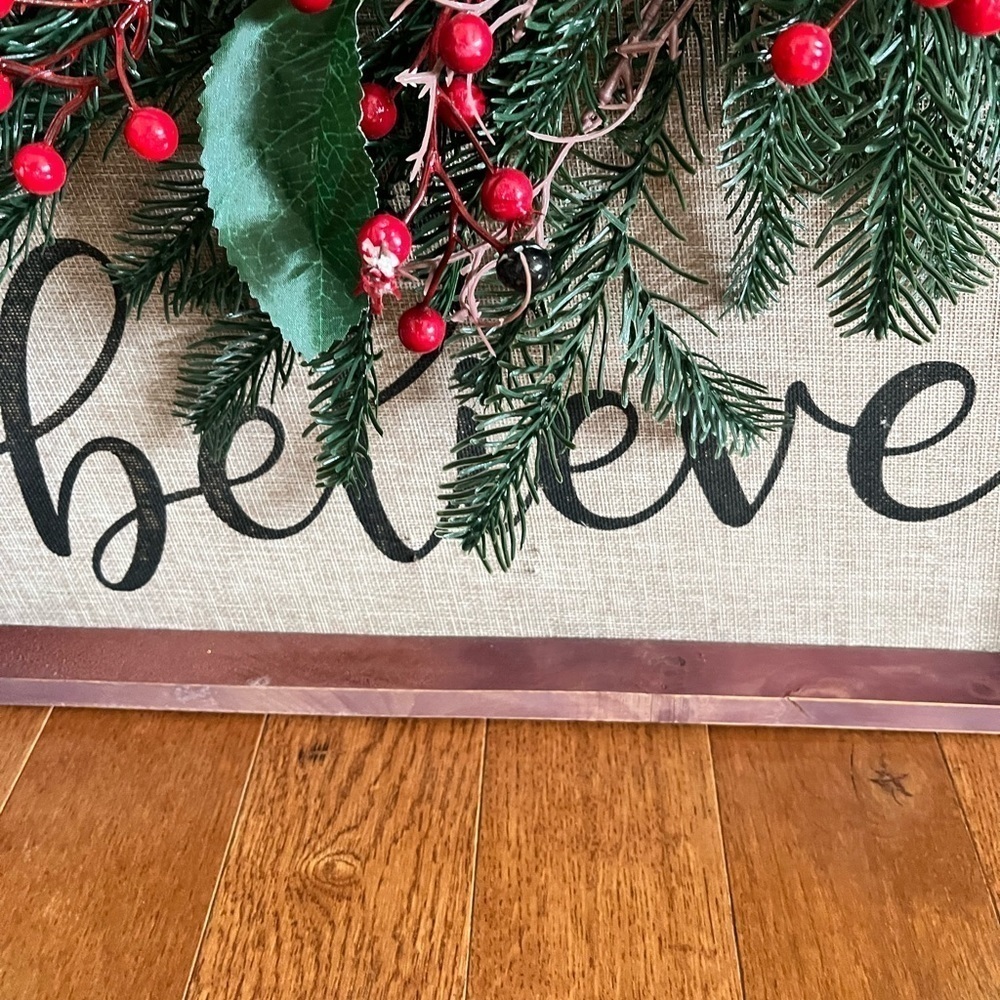 Kirkland’s Distressed Frame Burlap back Wreath wall hanging - Picture 3 of 11
